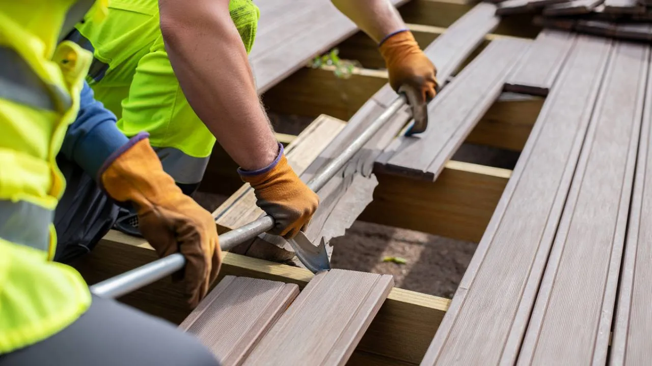 Fast fence and decking removal near you